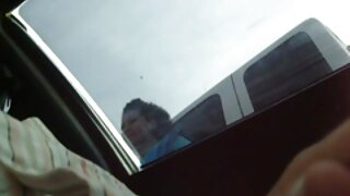 Պոռնիկ բիծ Սինդի Ջեննինգսը խեղդում է Բիլի Գլայդի դին, որը դուրս է գալիս անցքից
